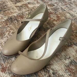 Leo’s Tap Shoes Size 7